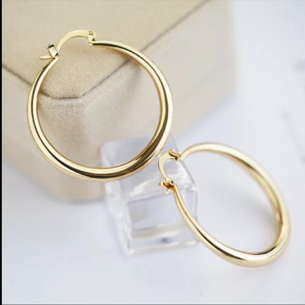 New Women’s Yellow Gold Plated Round Hoop Earrings - Picture 2 of 2